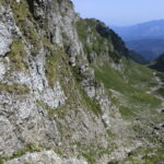 Haina schimbă atitudinea vs. atitudinea schimbă haina